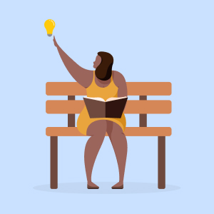 Eine Frau in einem gelben Kleid sitzt auf einer Bank und liest ein Buch. Sie streckt eine Hand in Richtung einer leuchtenden Glühbirne über ihr aus, um zu symbolisieren, dass sie eine Idee hat.