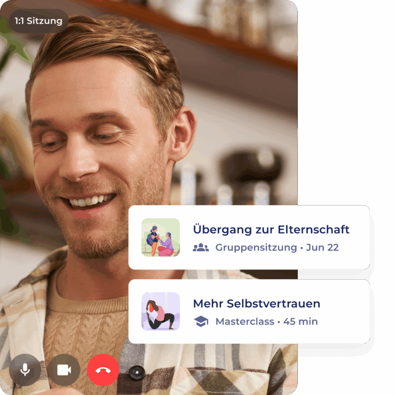 Ein lächelnder Mann mit hellbraunem Haar blickt nach unten. Auf der rechten Seite zeigen digitale Karten Veranstaltungsinformationen an: "Übergang zur Elternschaft" (Gruppensitzung, 22. Juni) und "Mehr Selbstvertrauen" (Meisterklasse, 45 min) im Rahmen der Gesundheitsberatung.