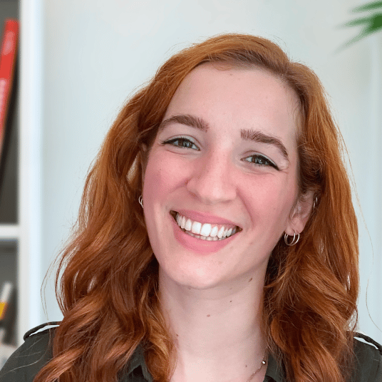 Portrait of İmge Okaygün, Psicólogo