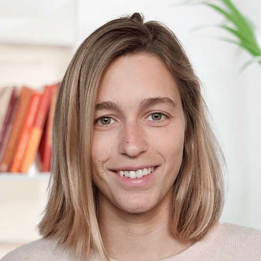 Portrait of Nina Uffelmann, Psycholoog